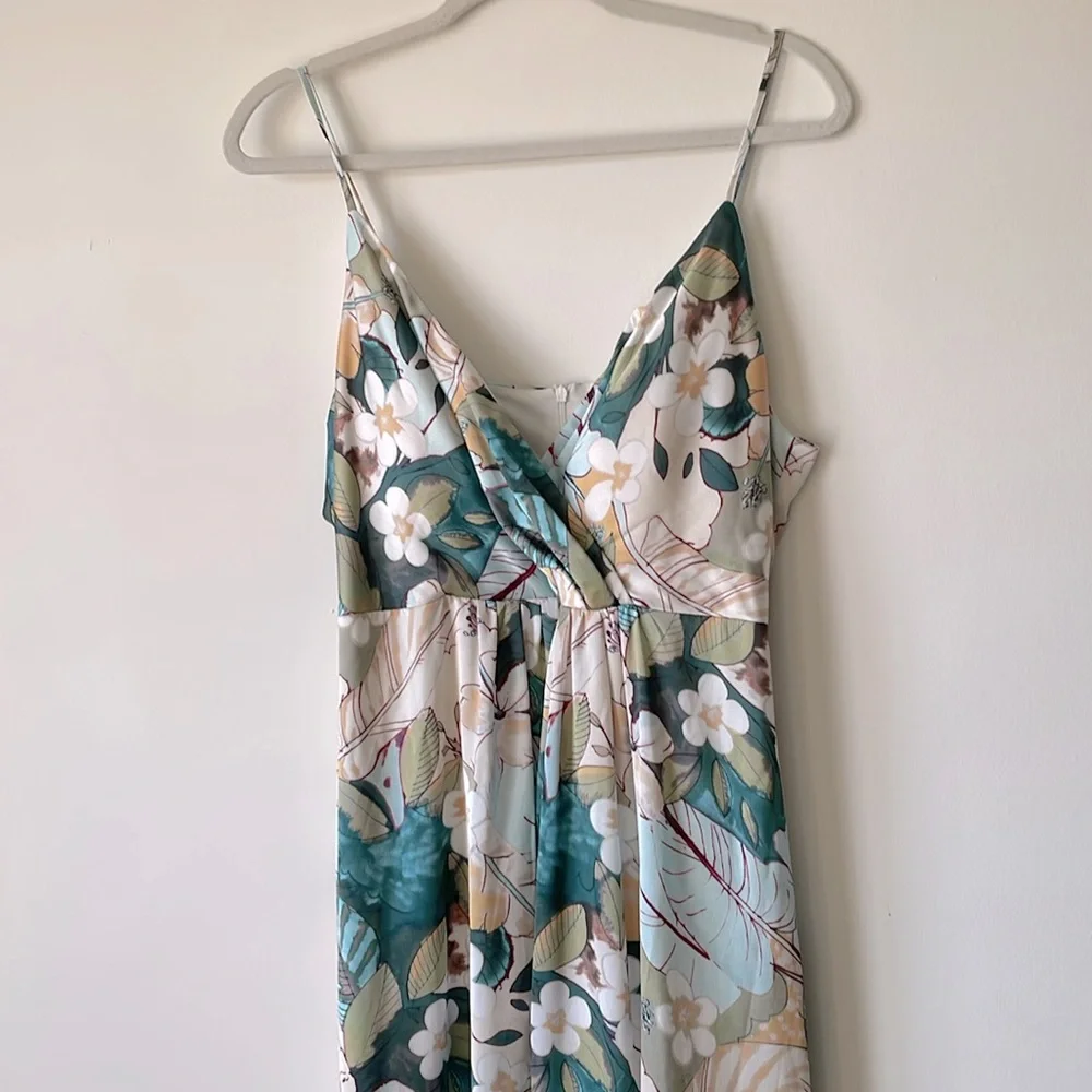 Spring dress - Picture 3 of 4